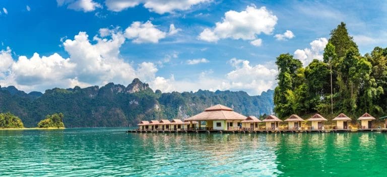 Sai Chol Raft House at Khlong Long-Khao Sok National Park-Thailandat Khlong Long-Khao Sok National Park-Thailand